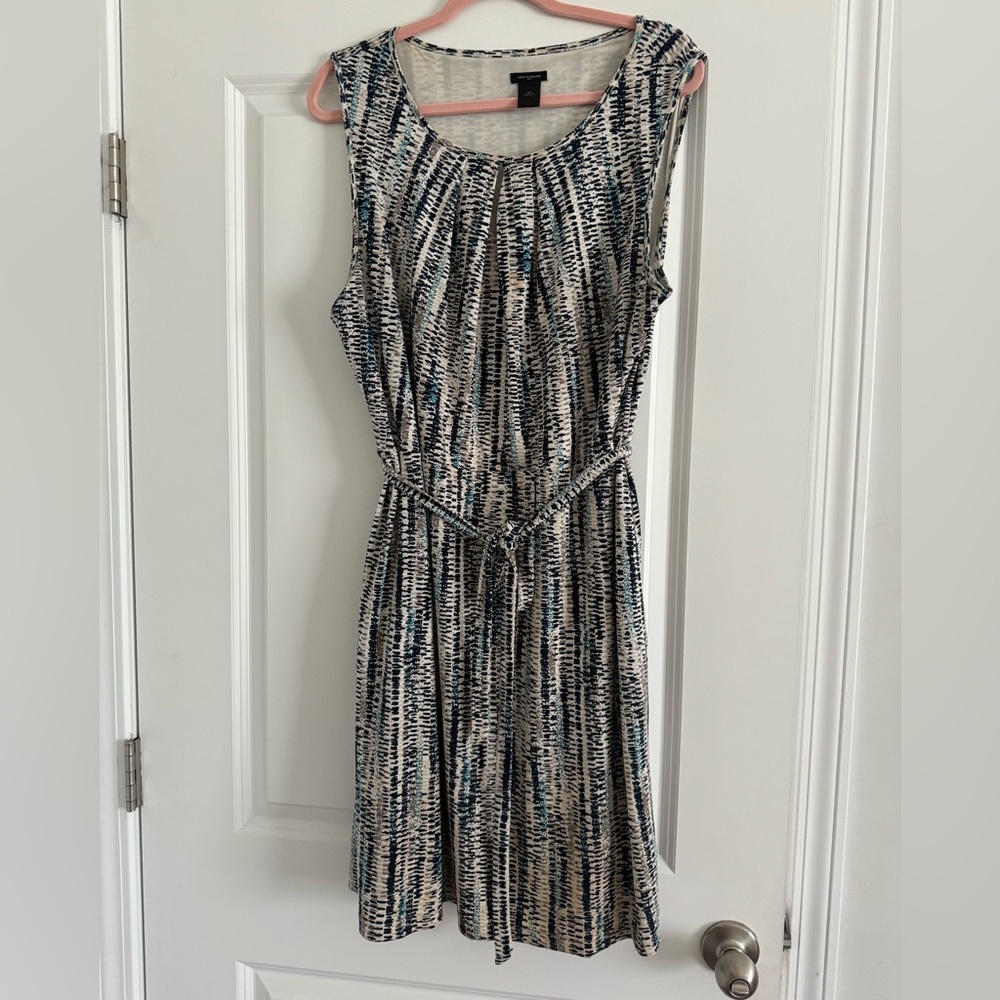 Ann Taylor shift dress in beautiful print!